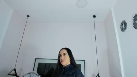 valentina online show from 11-22-25, 09:30