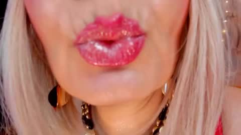 diorvictoria9 online show from 12-19-24, 06:45