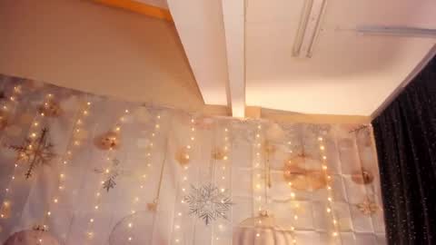 diorvictoria9 online show from 01-28-25, 09:40