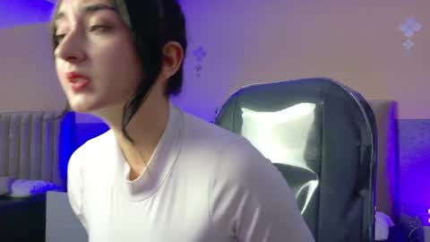 Snapshot of victoria_fairies chatting on 05-13-26, 12:13 Victoria online show from 05-13-26, 12:13