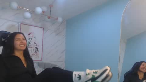 Victoria online show from 04-28-26, 01:05