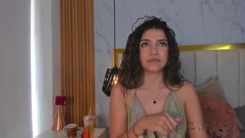 Snapshot of victoria_joliegb chatting on 01-28-25, 06:49 Victoria Lozano online show from 01-28-25, 06:49