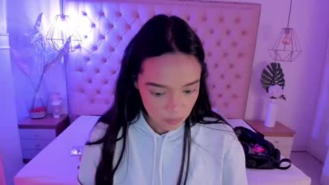 Snapshot of victoria_kitt chatting on 10-07-25, 04:04 victoria_kitt online show from 10-07-25, 04:04