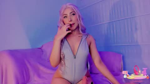 Snapshot of victoria_laurent chatting on 10-30-25, 10:10 Victoria Laurent online show from 10-30-25, 10:10