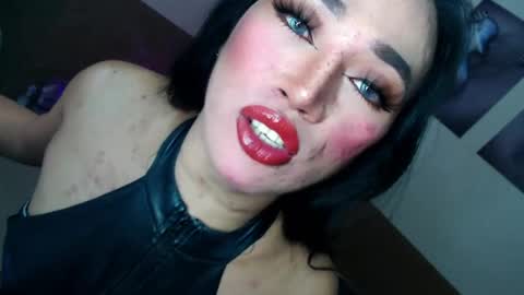 Snapshot of victoria_madness_dominatrix chatting on 07-29-26, 05:44 Victoria online show from 07-29-26, 05:44