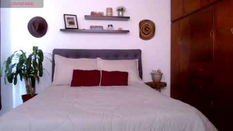 VICTORIA MARTELO online show from 06-17-26, 05:03