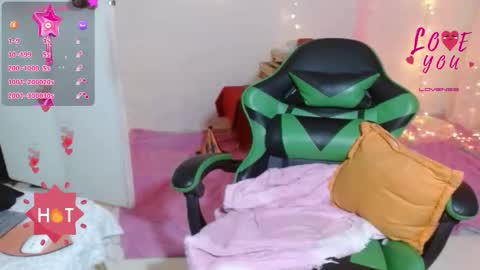 VICKY online show from 03-11-26, 01:44