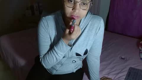 VICKY online show from 05-15-26, 11:56