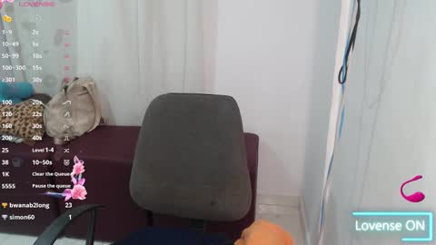 Snapshot of victoria_milf06 chatting on 01-22-25, 09:46 victoria online show from 01-22-25, 09:46