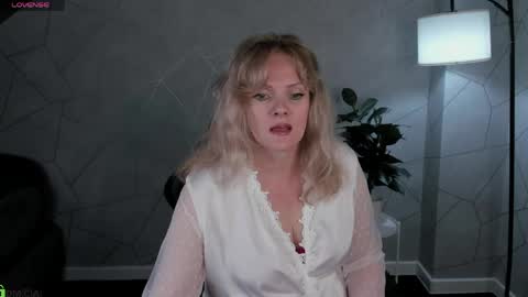 Snapshot of victoria_nelson chatting on 05-17-26, 01:14 Victoria My schedule for the week 2 GMT 3am-9am TuWeThFrSa online show from 05-17-26, 01:14