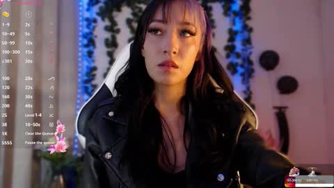 Victoria  online show from 12-22-25, 09:01