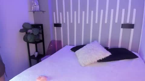 victoriaa2_doll online show from 01-10-26, 12:18