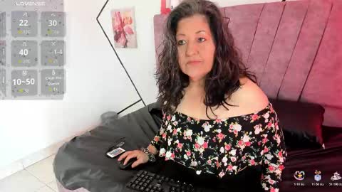 victoriaa_anderson_ online show from 11-18-25, 12:53