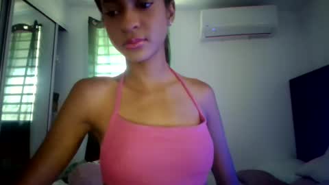 Snapshot of victoriaaa_xxx chatting on 06-18-26, 04:44 Victoria xxx online show from 06-18-26, 04:44