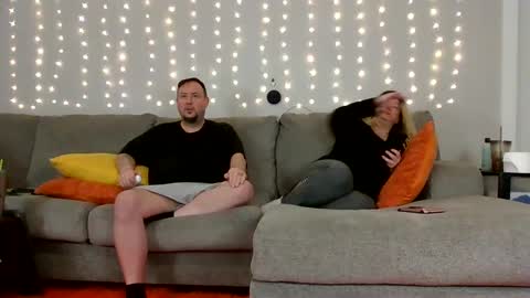 Snapshot of victoriaandjesse chatting on 12-24-24, 10:33 Victoria and Jesse online show from 12-24-24, 10:33