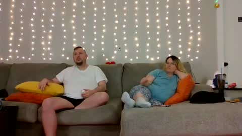 Snapshot of victoriaandjesse chatting on 01-01-25, 03:56 Victoria and Jesse online show from 01-01-25, 03:56