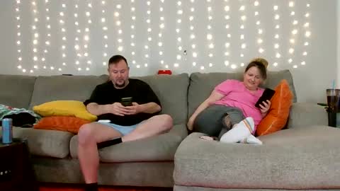 Snapshot of victoriaandjesse chatting on 01-23-25, 02:55 Victoria and Jesse online show from 01-23-25, 02:55