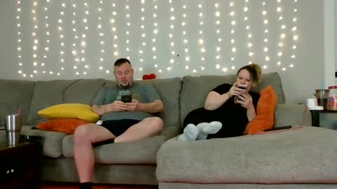 Snapshot of victoriaandjesse chatting on 01-27-25, 08:07 Victoria and Jesse online show from 01-27-25, 08:07