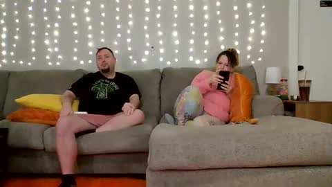 Snapshot of victoriaandjesse chatting on 02-07-25, 02:15 Victoria and Jesse online show from 02-07-25, 02:15
