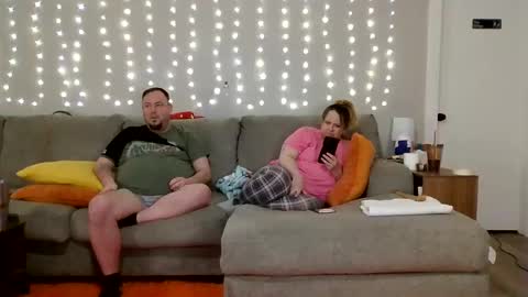 Snapshot of victoriaandjesse chatting on 02-14-25, 12:57 Victoria and Jesse online show from 02-14-25, 12:57