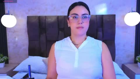 Victoria Andrade online show from 05-27-26, 12:24