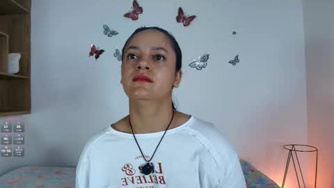 Snapshot of victoriablack_ chatting on 11-20-25, 11:32 Victoria online show from 11-20-25, 11:32