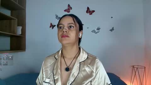 Snapshot of victoriablack_ chatting on 12-17-25, 10:32 Victoria online show from 12-17-25, 10:32