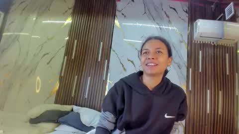 Victoria  online show from 01-05-26, 07:28