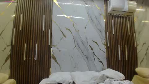 Victoria  online show from 04-20-26, 09:05