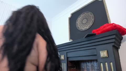 Victoria  online show from 01-18-25, 05:48