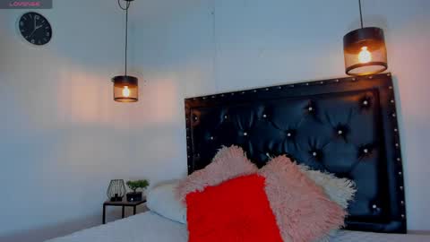 Victoria  online show from 04-08-26, 12:05