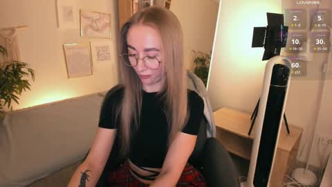 Victoria online show from 04-08-26, 07:19