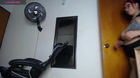 Snapshot of victoriamil1 chatting on 02-13-25, 07:10 victoriamil1 online show from 02-13-25, 07:10