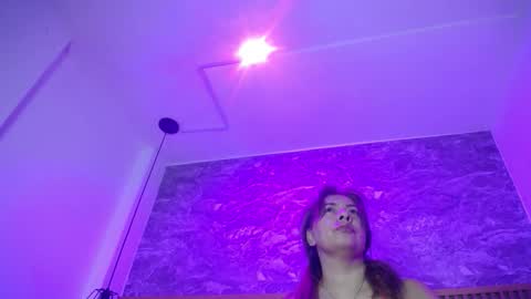 Snapshot of victoriamil1 chatting on 09-14-25, 04:39 victoriamil1 online show from 09-14-25, 04:39