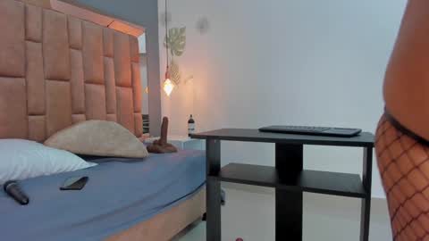 Victoria  online show from 01-24-25, 11:26