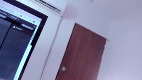 victoriasanz_ online show from 10-08-25, 05:27