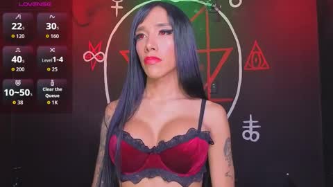 Victoria Vampire online show from 12-14-25, 09:41