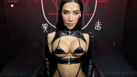 Snapshot of victoriavampire666 chatting on 05-17-26, 10:50 Victoria Vampire online show from 05-17-26, 10:50