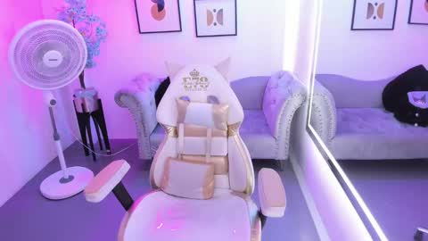 Victoria.  online show from 02-09-26, 12:20