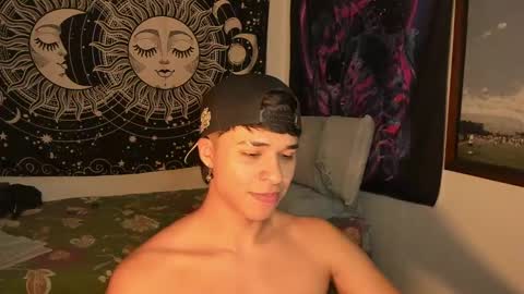 Snapshot of victorino_jhonson chatting on 12-29-24, 11:18 Victorino Jhonson online show from 12-29-24, 11:18