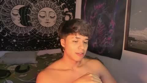 Snapshot of victorino_jhonson chatting on 01-05-25, 01:35 Victorino Jhonson online show from 01-05-25, 01:35