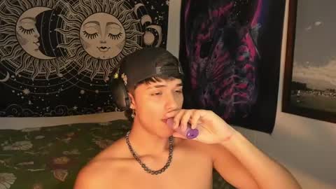 Snapshot of victorino_jhonson chatting on 01-11-25, 11:02 Victorino Jhonson online show from 01-11-25, 11:02