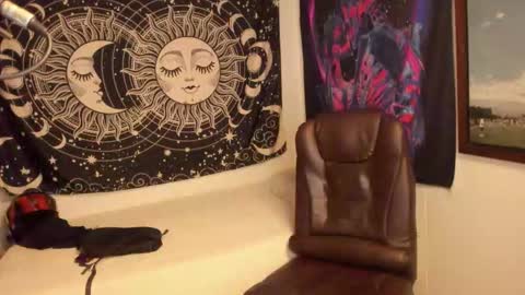 Victorino Jhonson online show from 12-16-25, 02:38