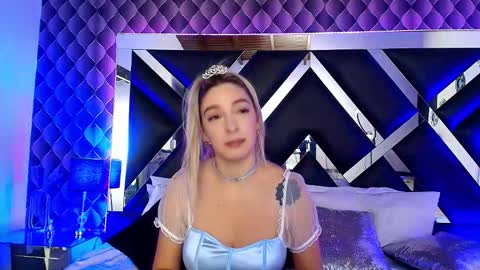 victtoria lee online show from 10-31-25, 09:16