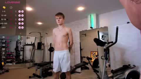 Snapshot of vid2725 chatting on 11-08-25, 03:12 David Vitalii online show from 11-08-25, 03:12