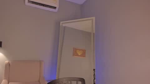 Snapshot of vienah chatting on 12-07-24, 06:37 Karla online show from 12-07-24, 06:37
