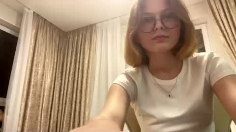 Snapshot of viennakiss chatting on 08-07-26, 11:45 Vienna online show from 08-07-26, 11:45