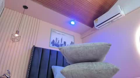 Viiolett online show from 02-20-26, 08:09