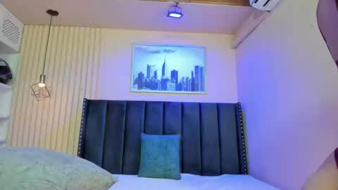 Viiolett online show from 03-10-26, 08:03