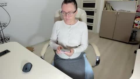 Ukrainian-woman online show from 11-21-25, 06:12